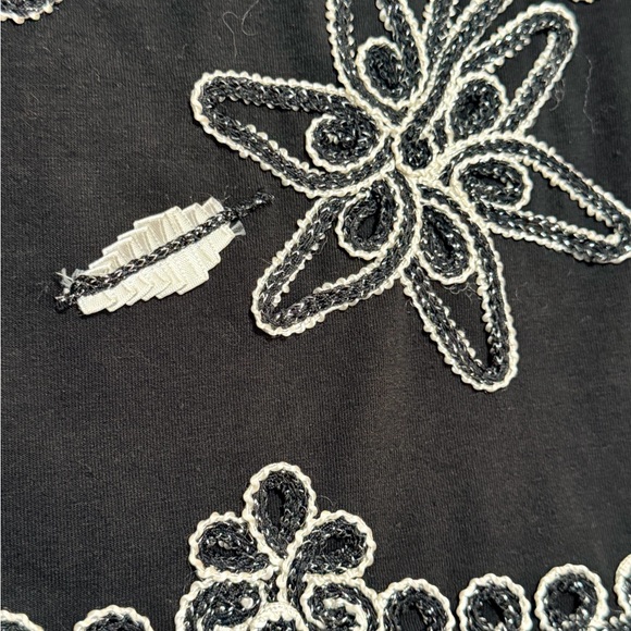 Lauren Michelle Black Top with White & Black Embroidery Ribbon detail VTG Luxury - Picture 7 of 13